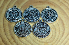 Cargar imagen en el visor de la galería, PROUD MILITARY BANGLE
