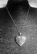 Cargar imagen en el visor de la galería, Locket Photo Memories Necklace
